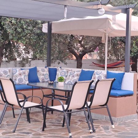 فيلا Myrsini' S House Néa Péramos المظهر الخارجي الصورة