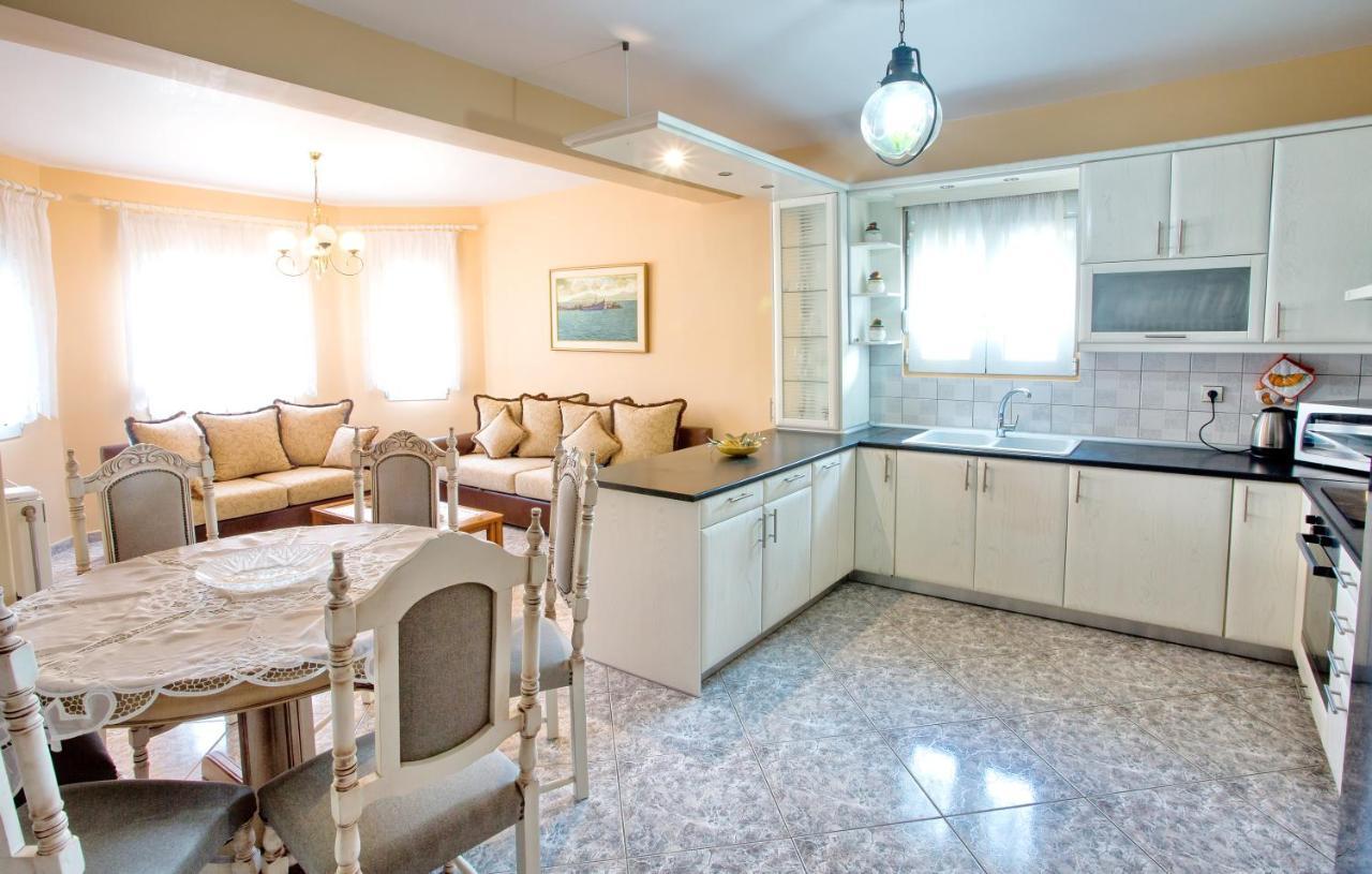فيلا Myrsini' S House Néa Péramos المظهر الخارجي الصورة