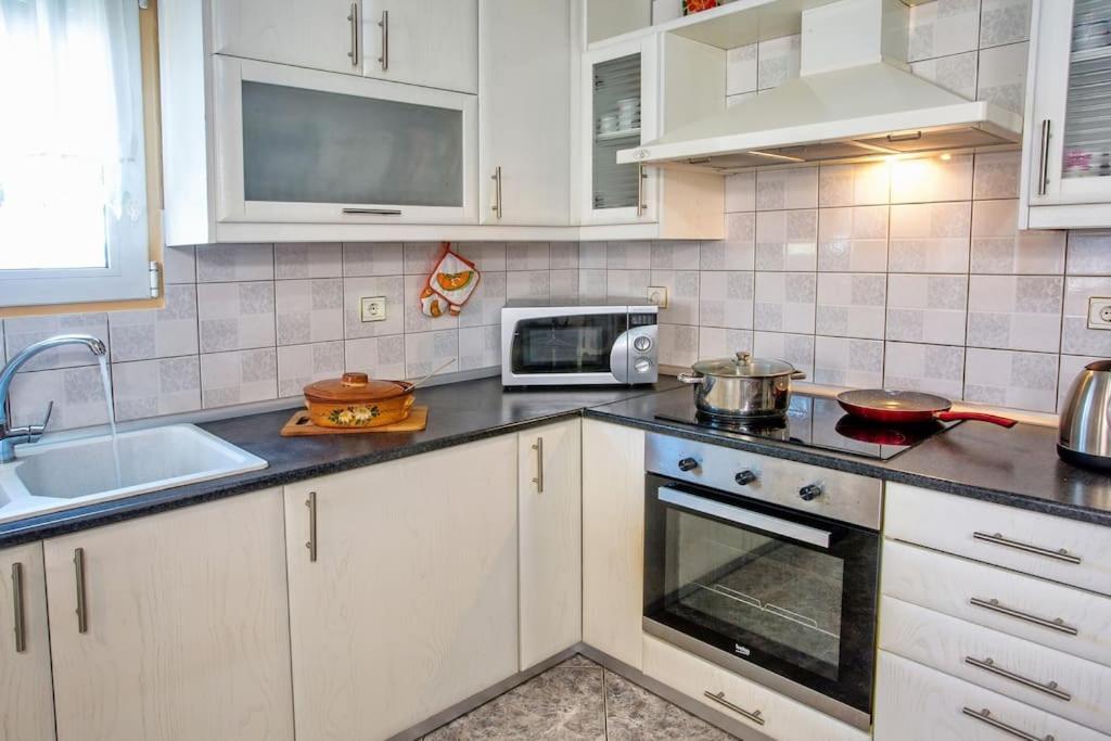 فيلا Myrsini' S House Néa Péramos المظهر الخارجي الصورة