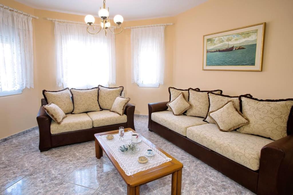 فيلا Myrsini' S House Néa Péramos المظهر الخارجي الصورة