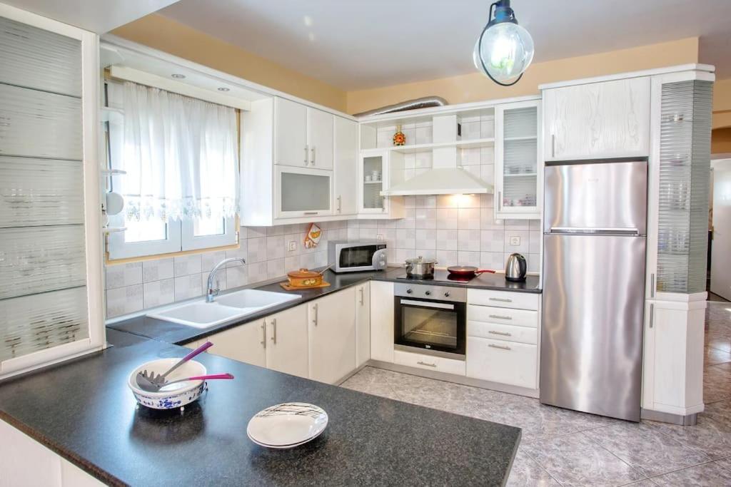 فيلا Myrsini' S House Néa Péramos المظهر الخارجي الصورة