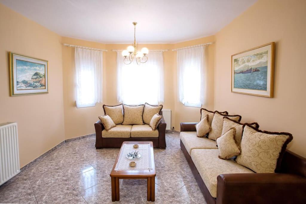 فيلا Myrsini' S House Néa Péramos المظهر الخارجي الصورة