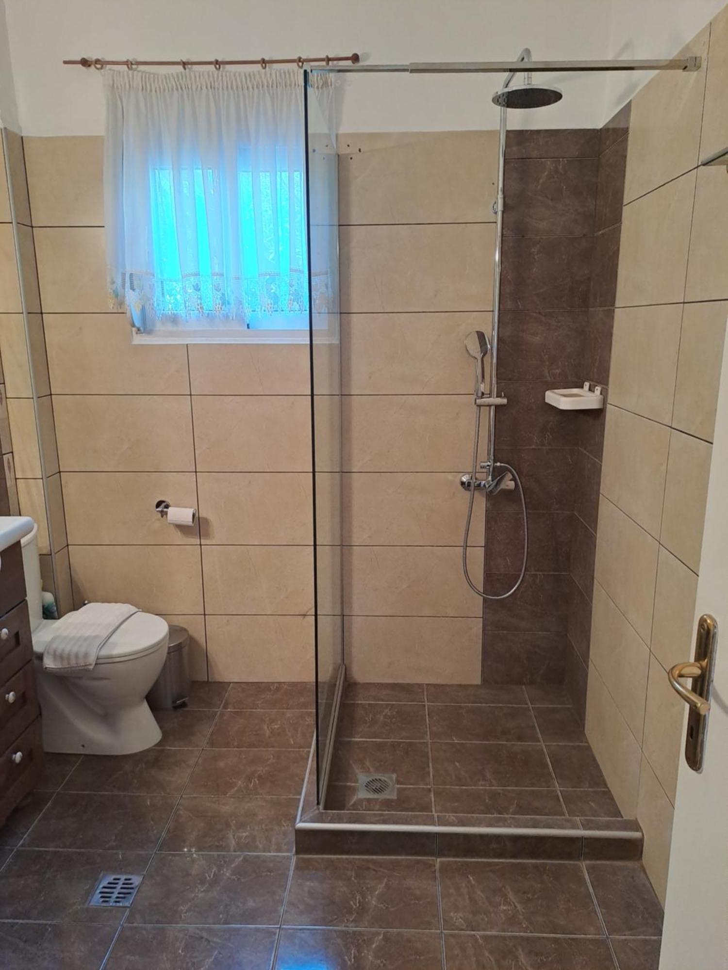 فيلا Myrsini' S House Néa Péramos المظهر الخارجي الصورة