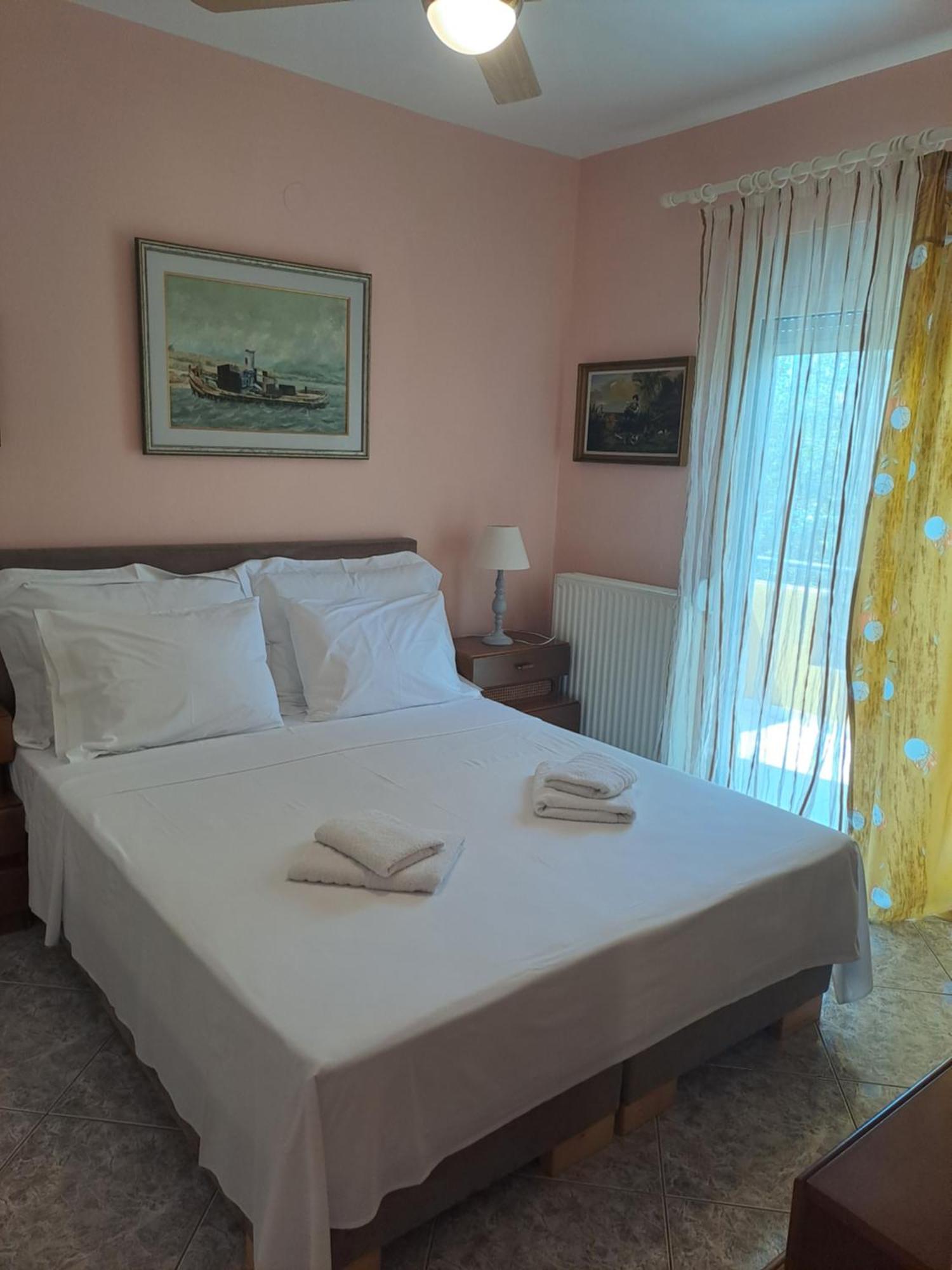 فيلا Myrsini' S House Néa Péramos المظهر الخارجي الصورة