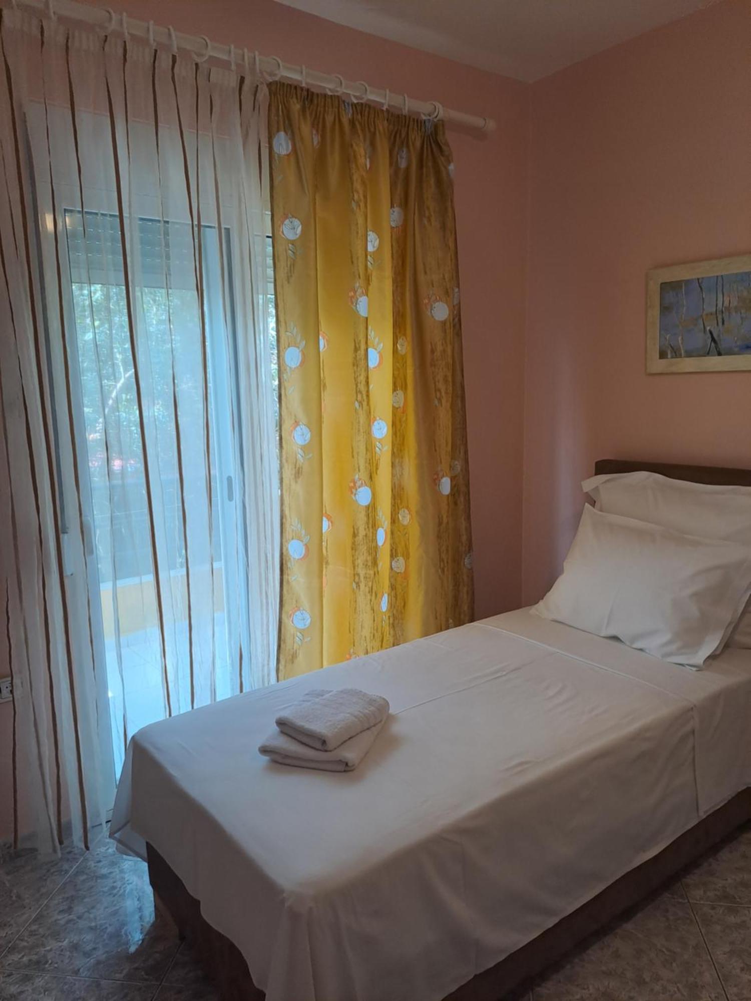 فيلا Myrsini' S House Néa Péramos المظهر الخارجي الصورة